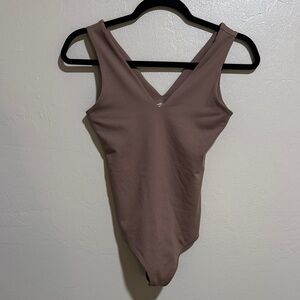 Abercrombie & Fitch Soft mauve V-Neck Top size xs